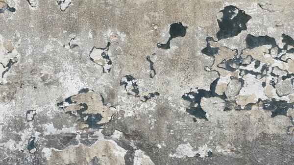 How can UK residents effectively control indoor humidity with dehumidifiers?